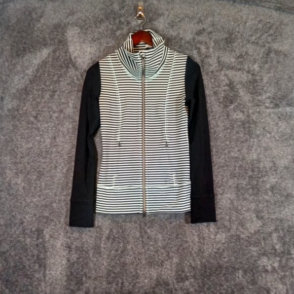 Lululemon Daily yoga zip women's athletic running jacket mint green size 2 - Picture 2 of 5